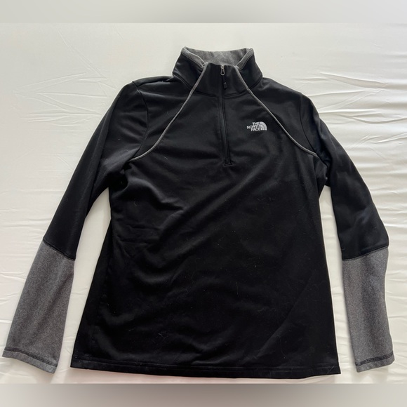 The North Face Two-Tone Black and Gray Apparel - Picture 1 of 2